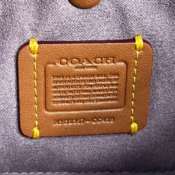 CC439 - Coach Luna Shoulder Bag - Picture 9 of 12